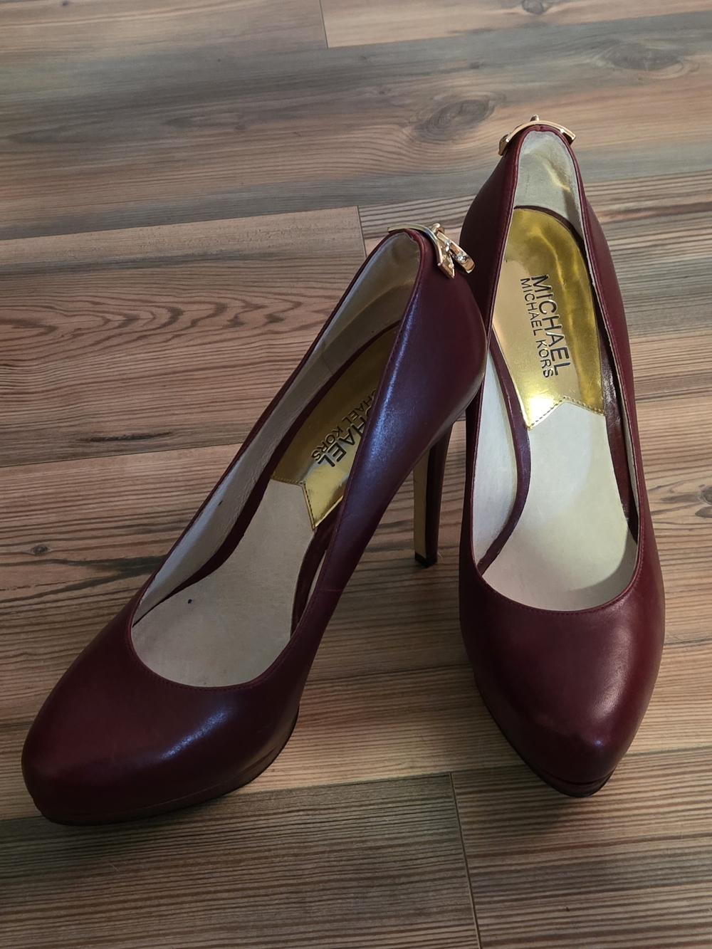 Michael Kors Women's Burgundy Leather Pumps - Picture 2 of 6